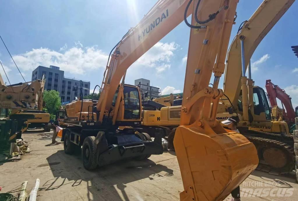 Hyundai R210W-9 Escavatori gommati