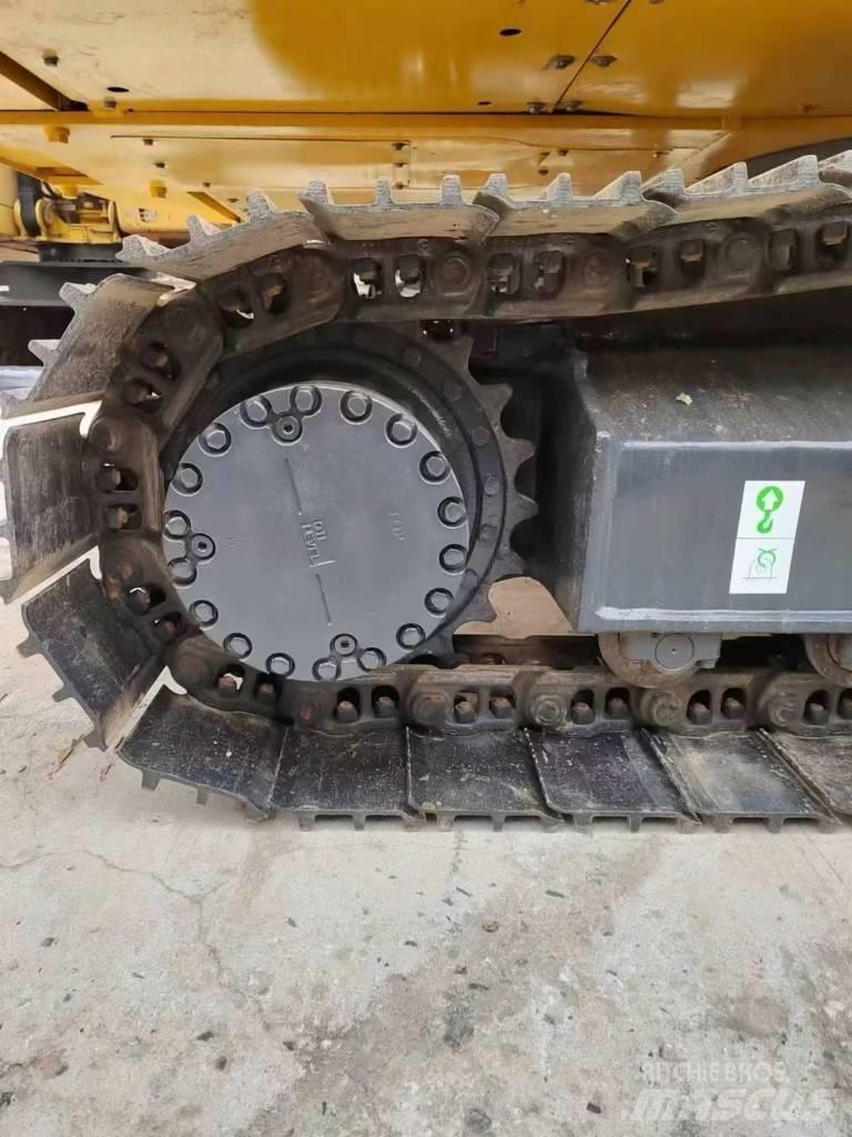 Komatsu PC 200-8 Escavatori cingolati