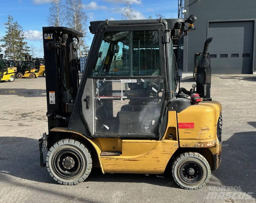 CAT DP 25 K Carrelli elevatori diesel