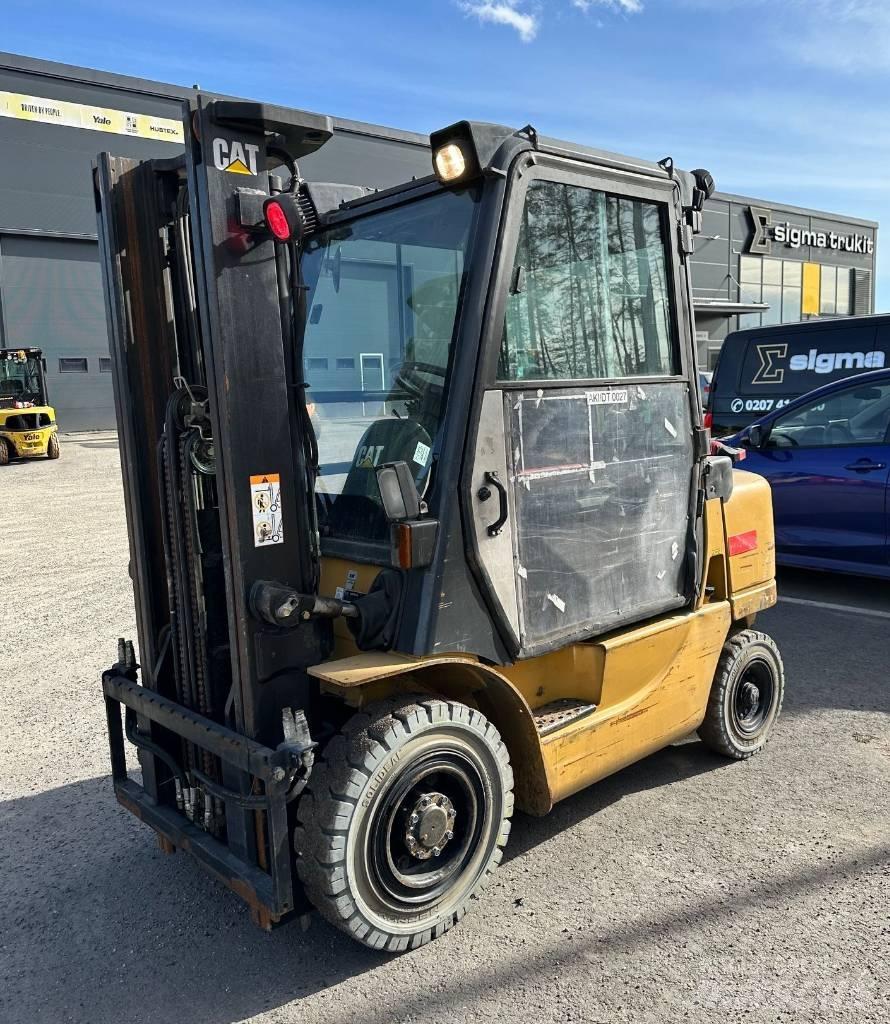 CAT DP 25 K Carrelli elevatori diesel