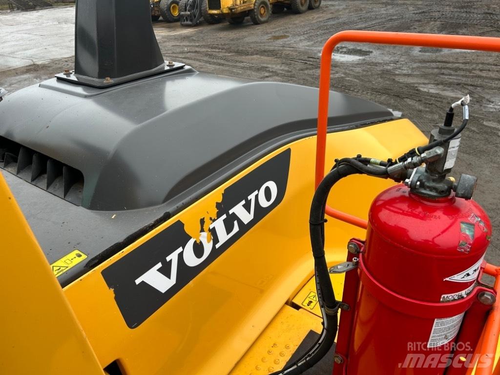 Volvo L150H Pale gommate