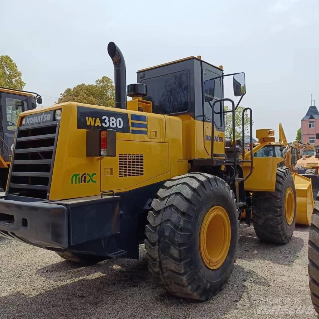 Komatsu WA 380 Pale gommate