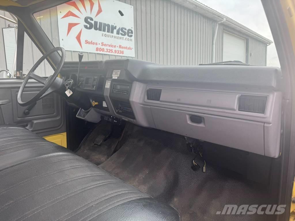 Ford F 700 Camion con sponde ribaltabili