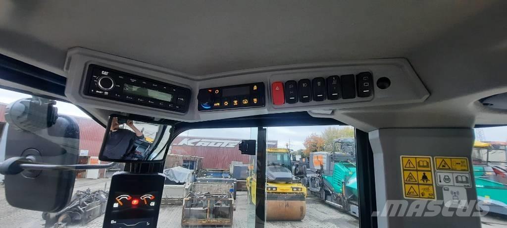 CAT 906 Pale gommate
