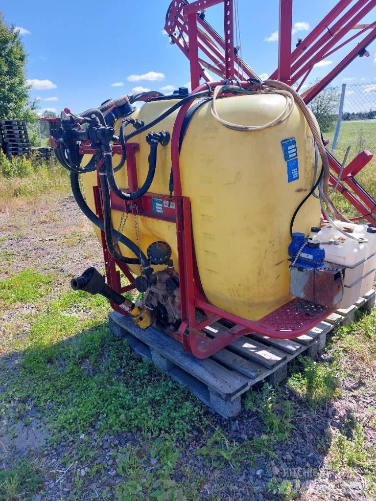 Hardi NK 800/12m Irroratori montati