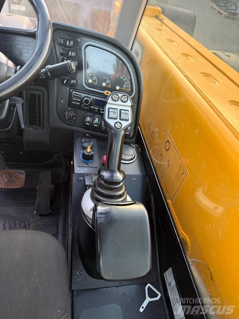JCB 526-56 Agri Pale gommate telescopiche