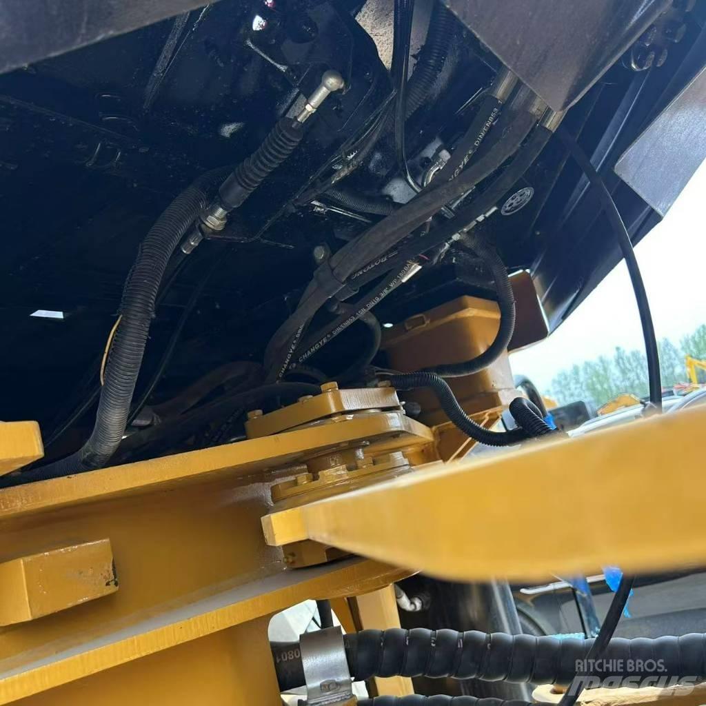 CAT 966 H Pale gommate