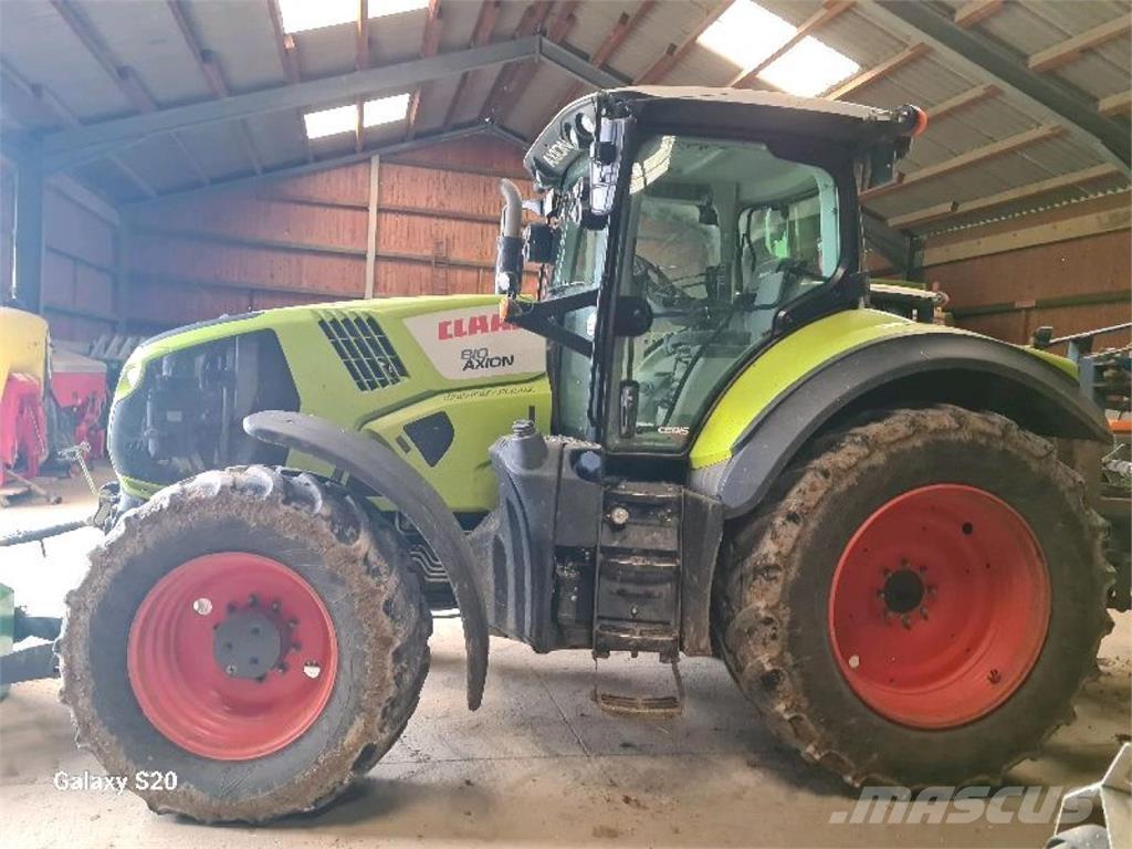 CLAAS Axion 810 Trattori