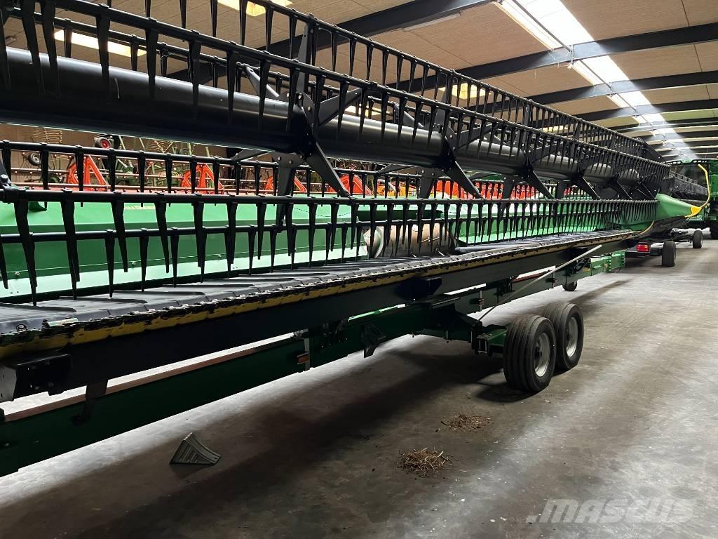 John Deere T670 Mietitrebbiatrici