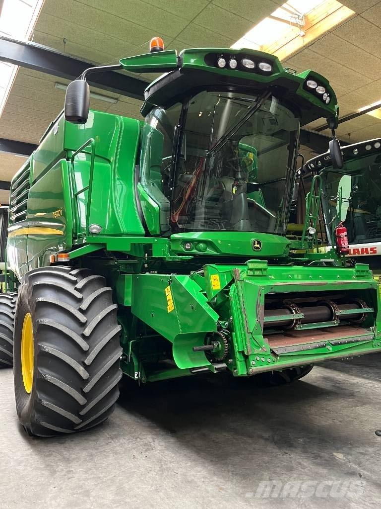 John Deere T670 Mietitrebbiatrici