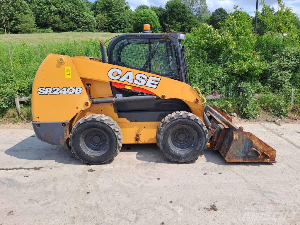 CASE SR 240 B Mini Pale Gommate