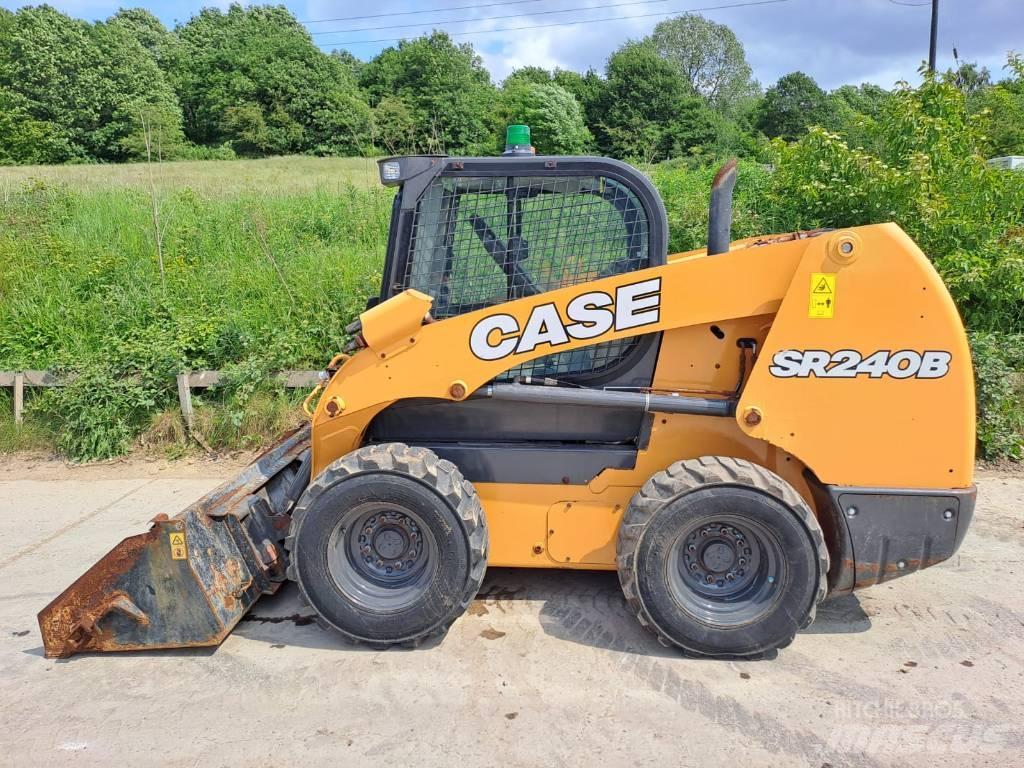 CASE SR 240 B Mini Pale Gommate