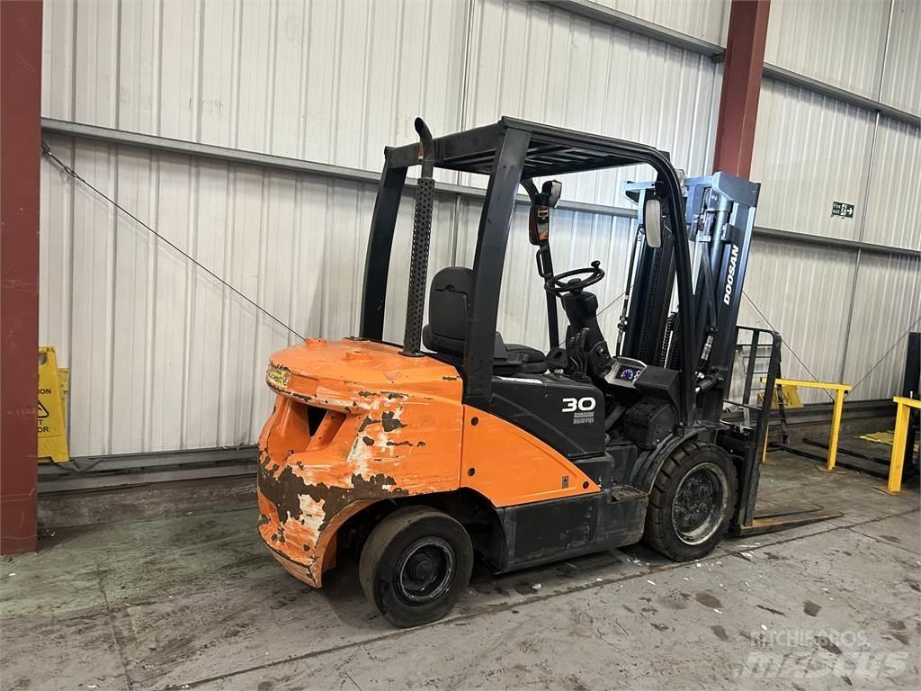 Doosan D30S-5 Carrelli elevatori diesel