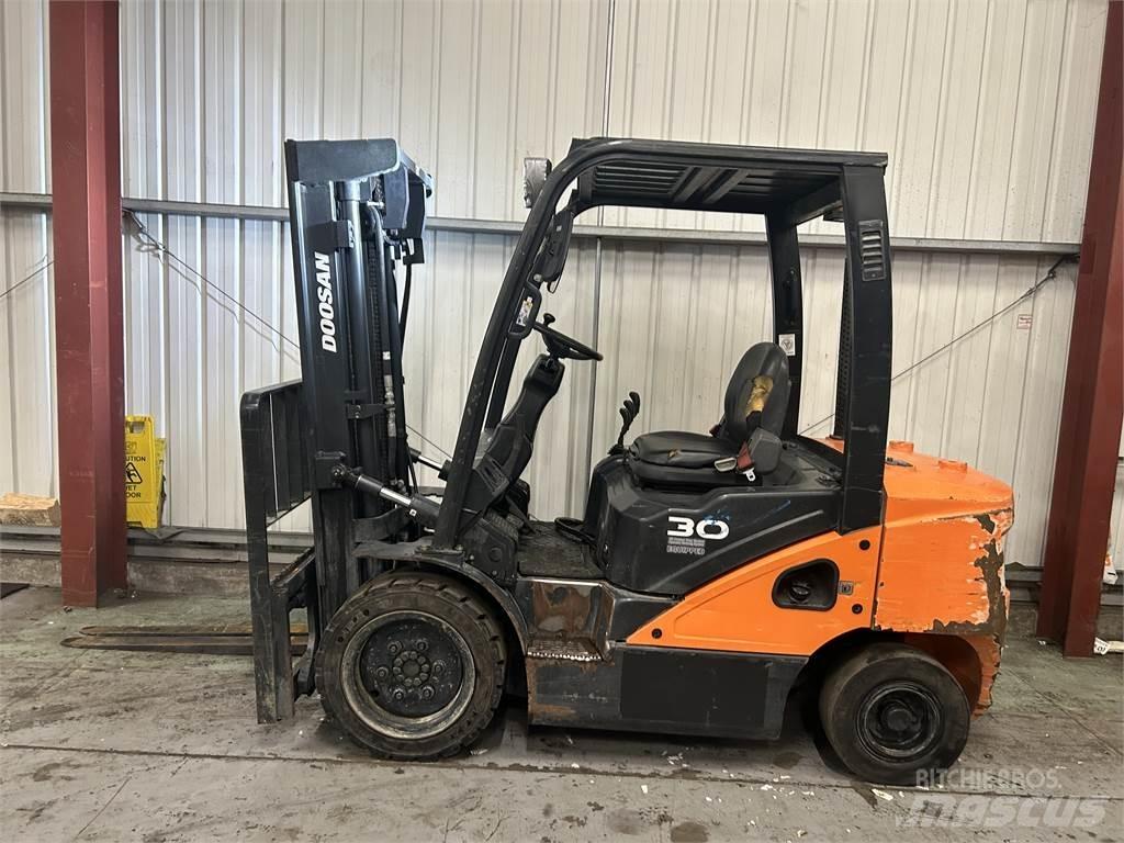 Doosan D30S-5 Carrelli elevatori diesel