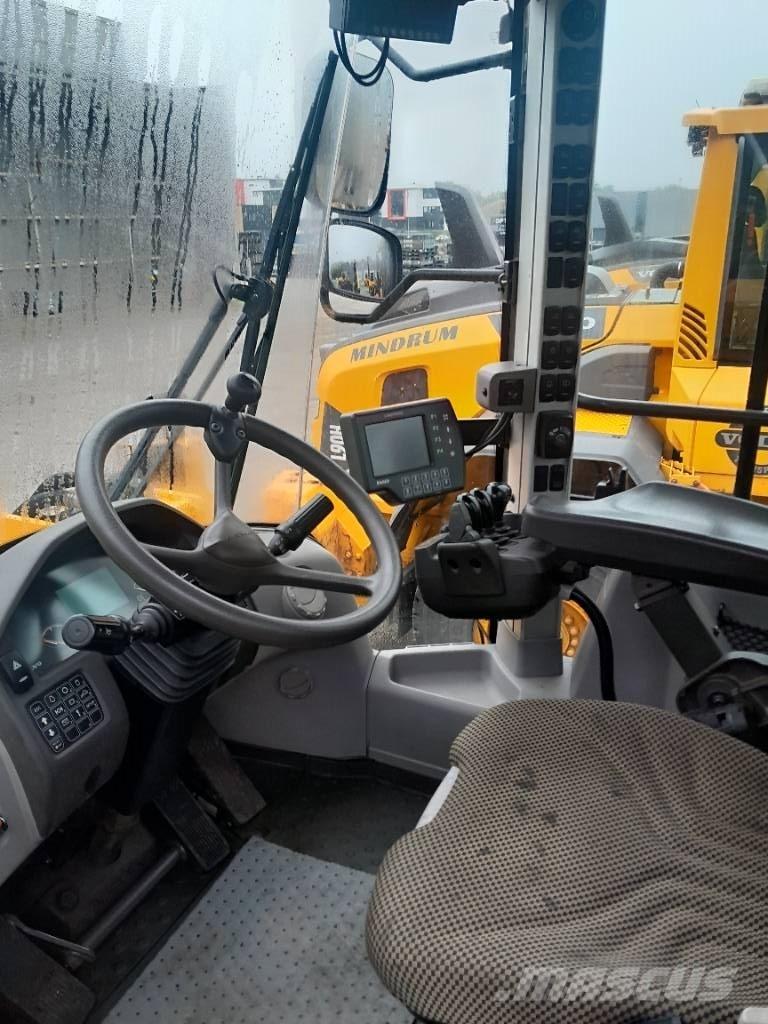 Volvo L120G Pale gommate