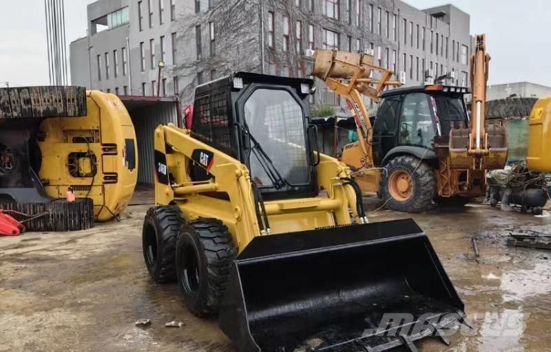 CAT 246D Mini Pale Gommate