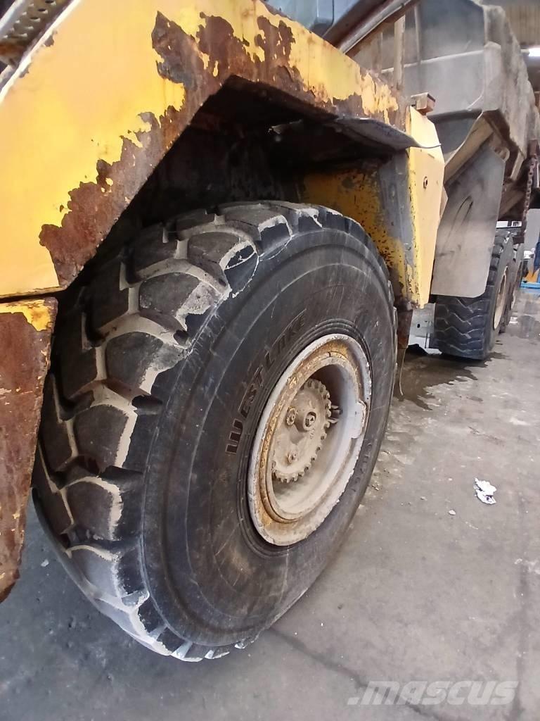 Komatsu HM 300-2 Dumpers articolati