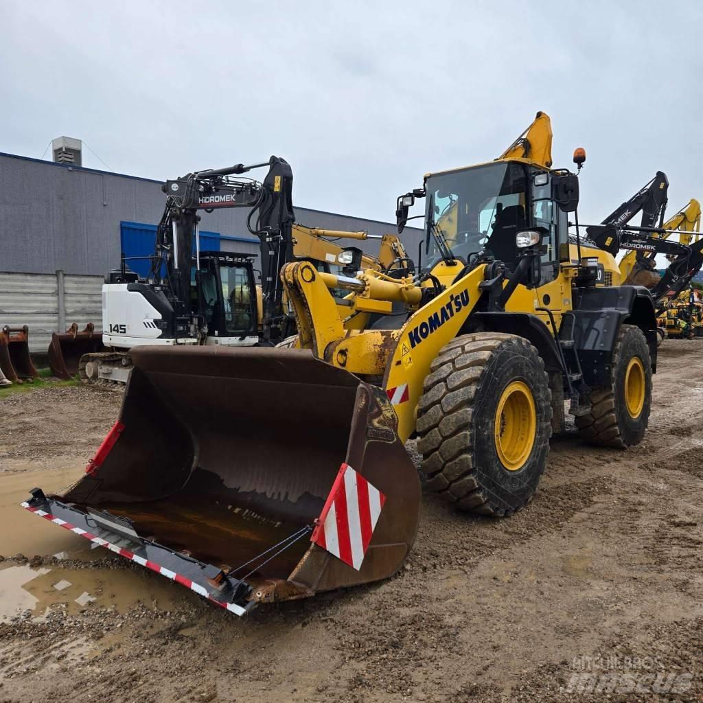 Komatsu WA 320-8 Pale gommate
