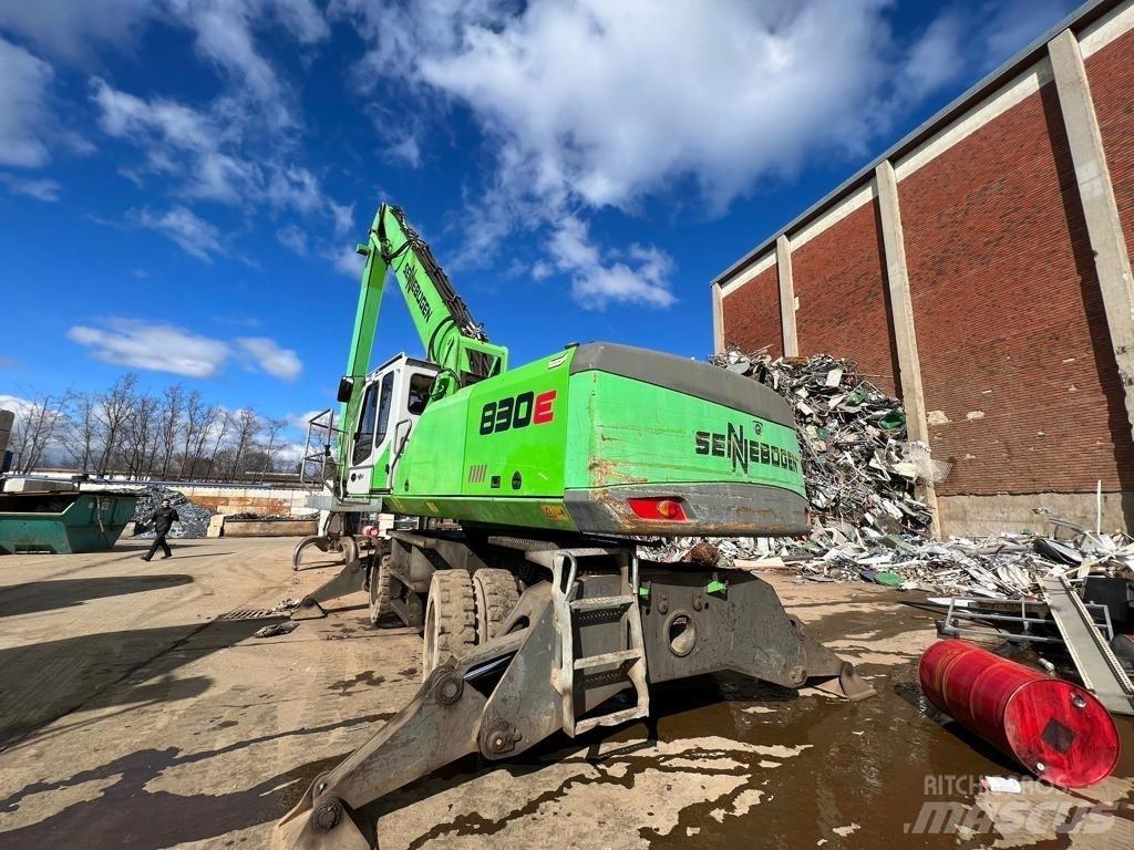 Sennebogen 830 Movimentazione rifiuti