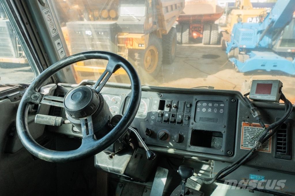 CAT 777 D Dumper a telaio rigido
