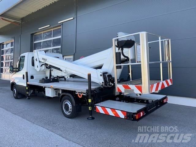 VERSALIFT VTX-240.3 Piattaforme autocarrate