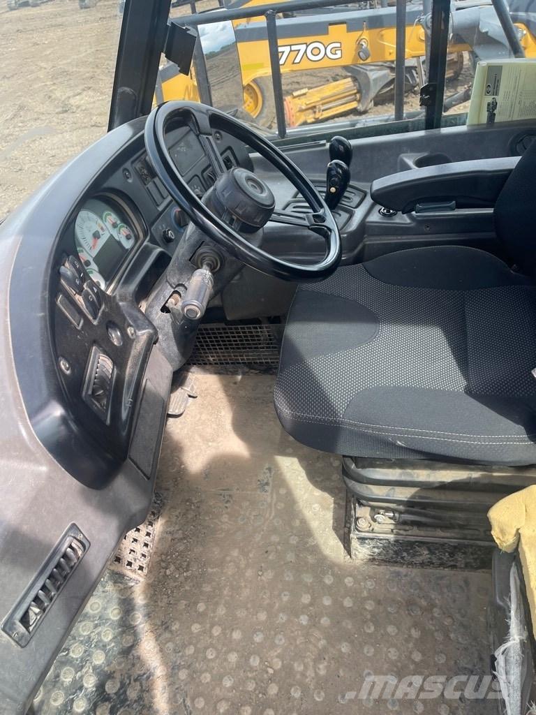 CAT 725 Dumpers articolati