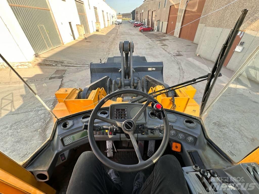 Volvo L 150 Pale gommate