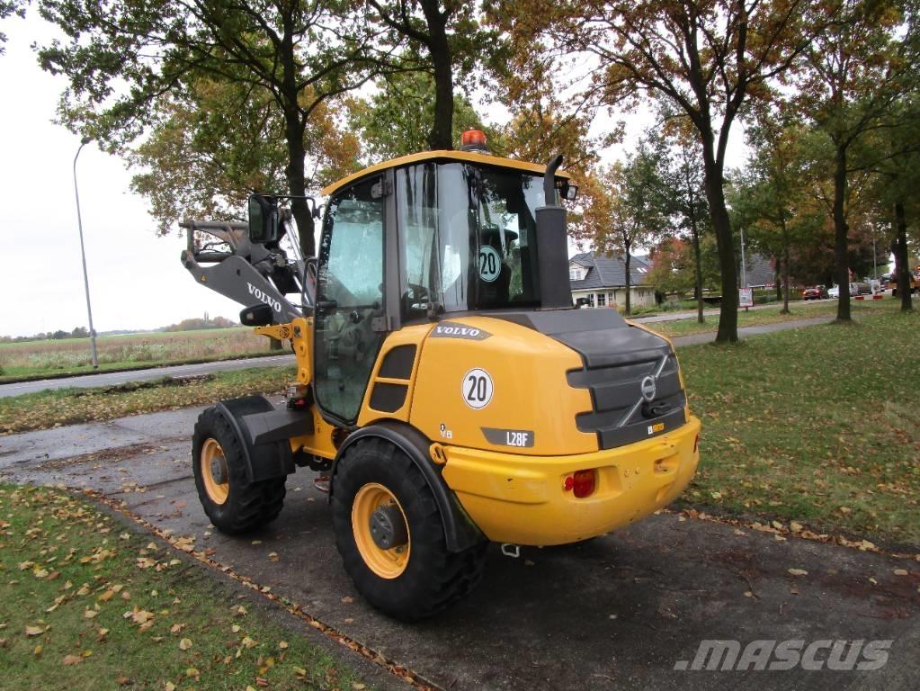Volvo L 28 F Pale gommate