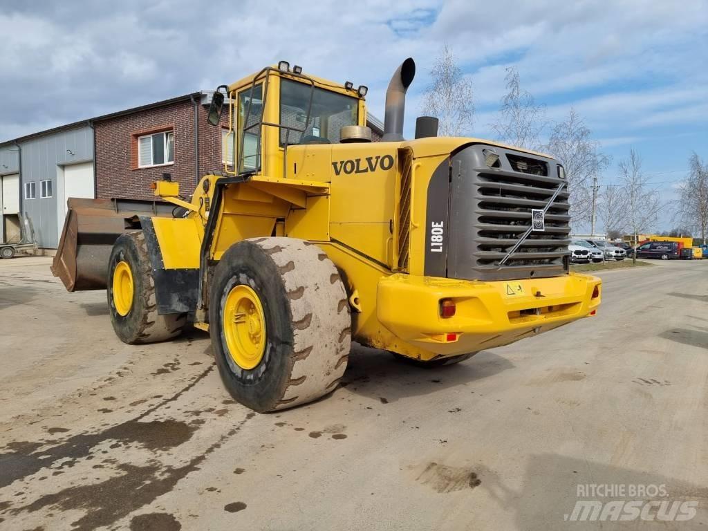 Volvo L 180 E Pale gommate