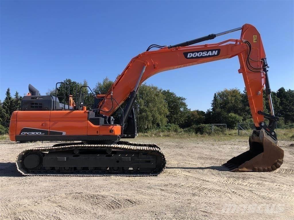 Doosan DX300 Escavatori cingolati