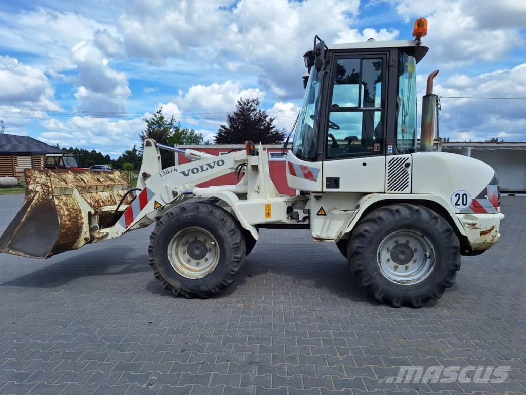 Volvo L 30 B Pale gommate