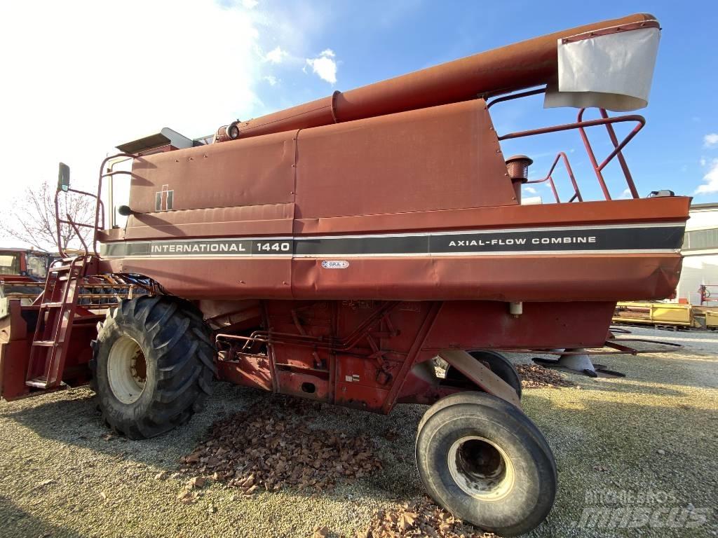 Case IH 1440 Mietitrebbiatrici