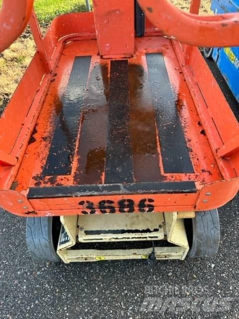 JLG 1230 ES Sollevatori verticali