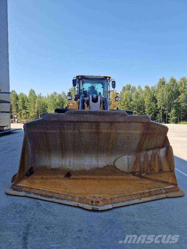 Volvo L 260 H Pale gommate