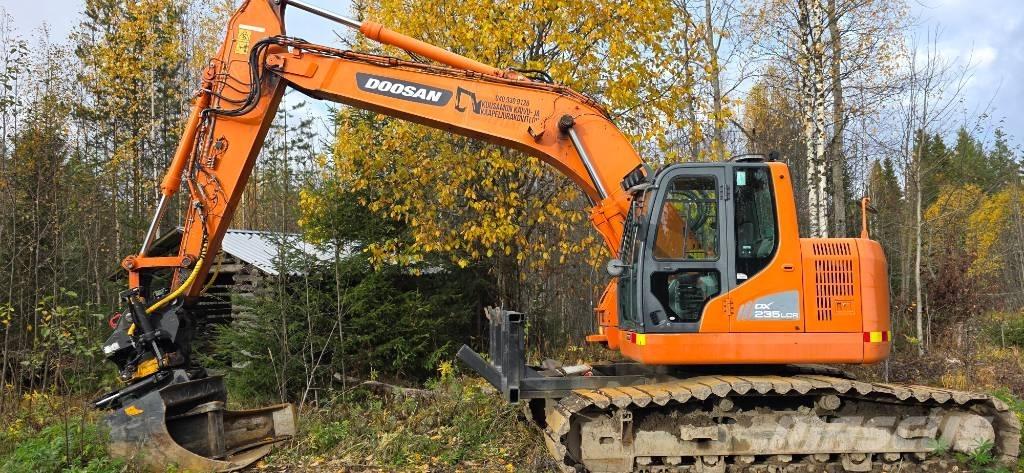 Doosan DX 235 LCR Escavatori cingolati