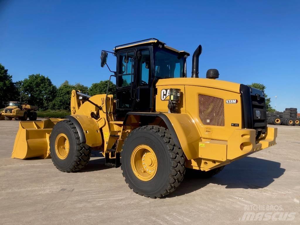 CAT 938M Pale gommate