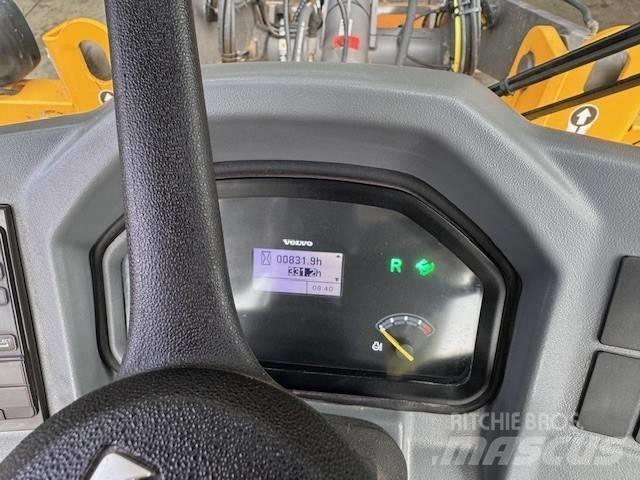 Volvo L 30 G Pale gommate
