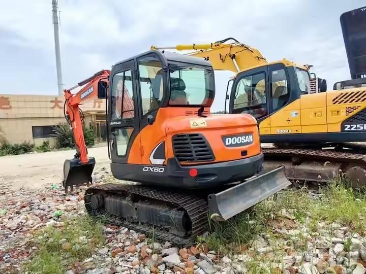 Doosan DX 60 Escavatori cingolati