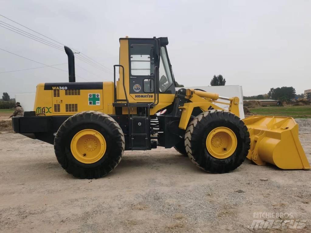 Komatsu WA 360-3 Pale gommate
