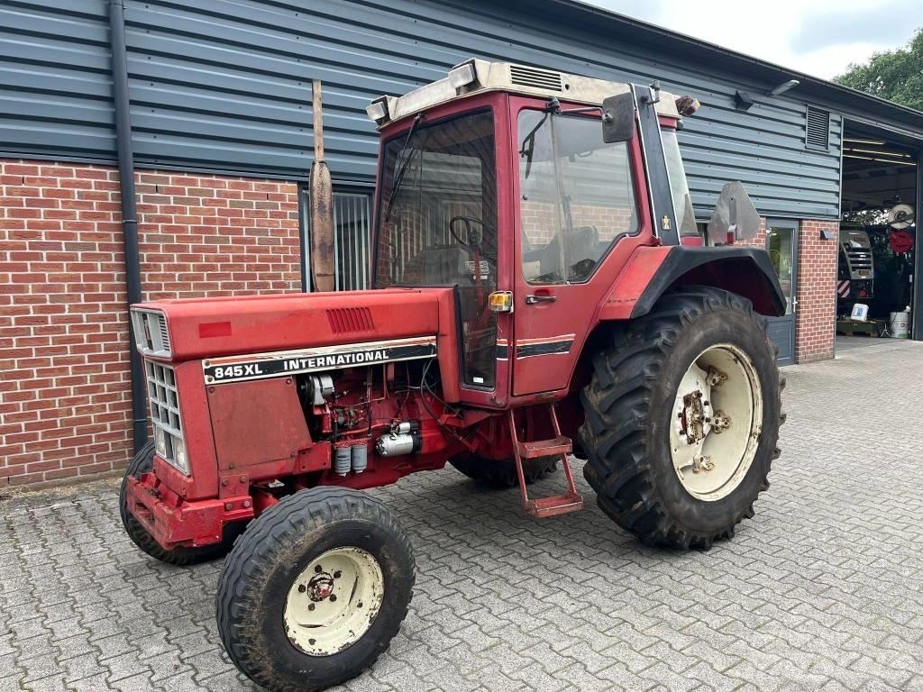 International 845 XL Trattori