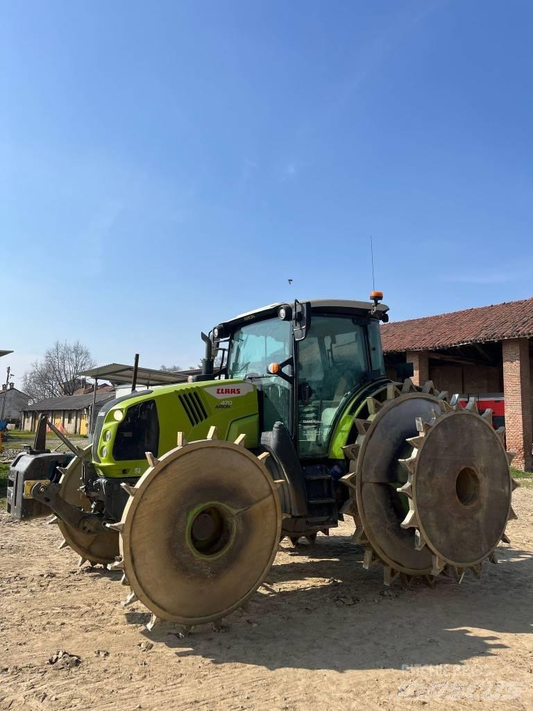 CLAAS ARION 470 Trattori