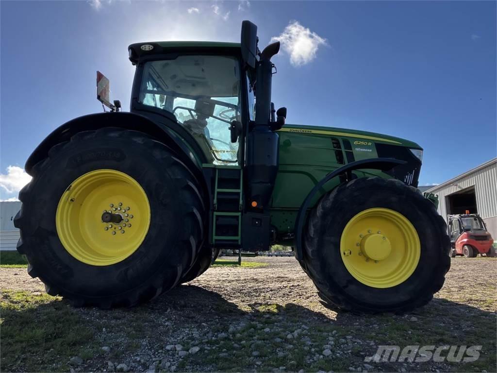 John Deere 6250R Trattori