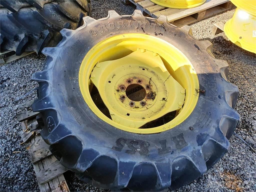 BKT 380/85R28 x2 Pneumatici, ruote e cerchioni