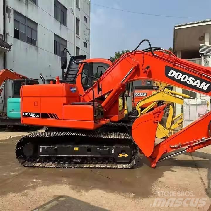 Doosan DX140LC Escavatori cingolati