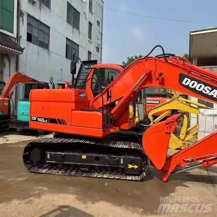Doosan DX140LC Escavatori cingolati