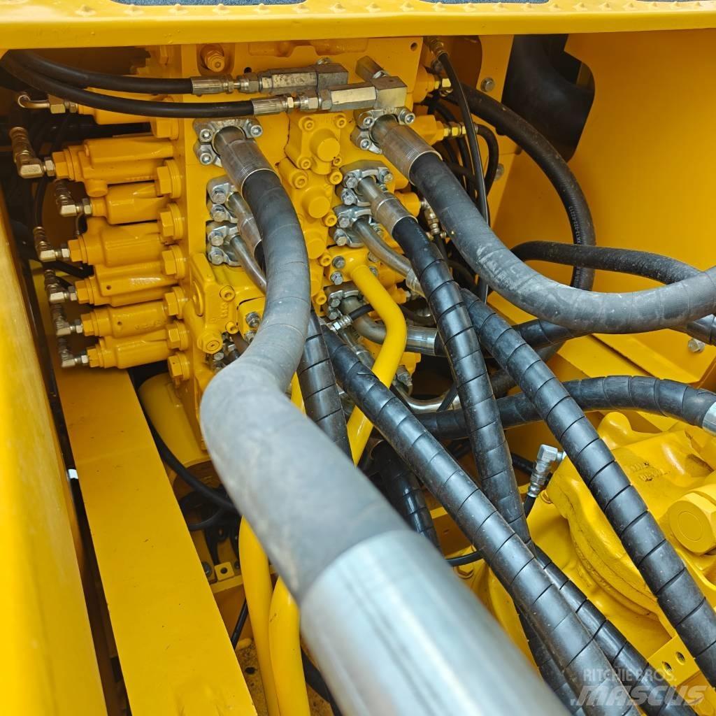 Komatsu 220-8MO Escavatori cingolati