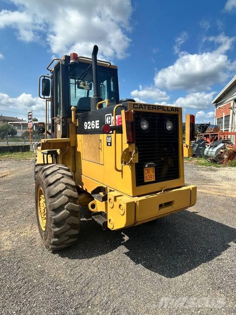 CAT 926 Pale gommate