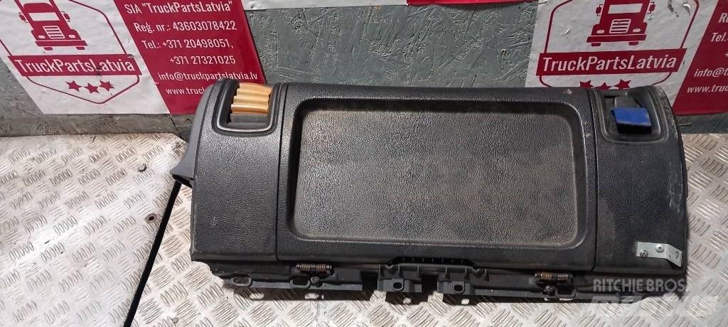 Scania R 440.   2078472 Cabine e interni
