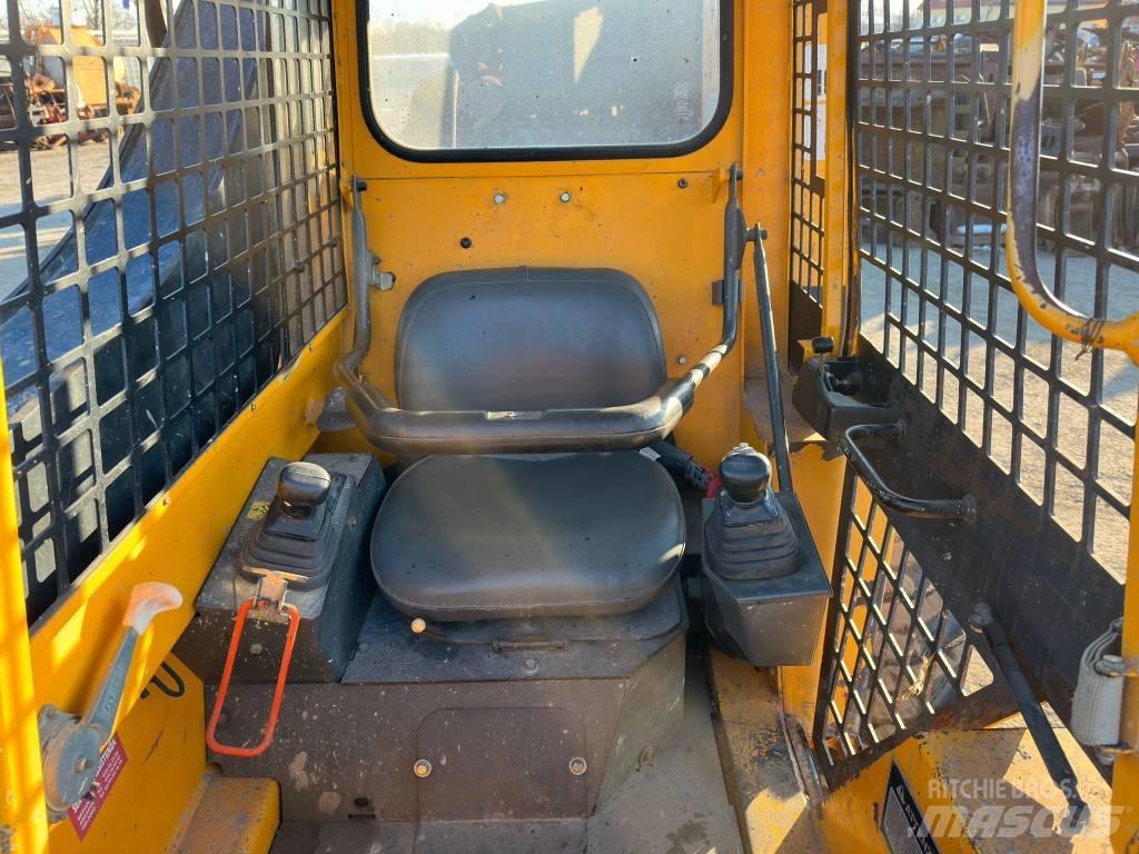 JCB 165 Mini Pale Gommate
