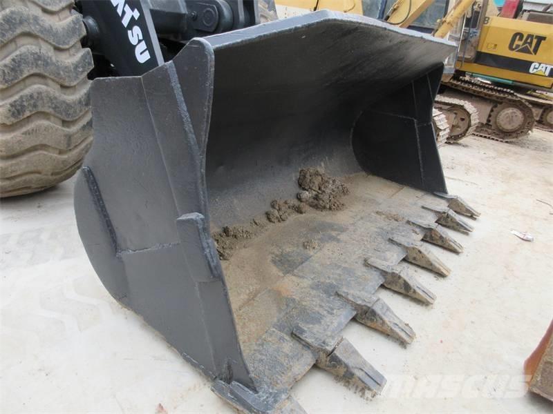 Komatsu WA 380-3 Pale gommate